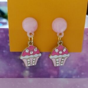 Cupcake earrings with pink studs. Nwt